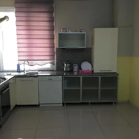 Διαμέρισμα Quiet, Spaces, Big, Cool For Rent Κωνσταντινούπολη