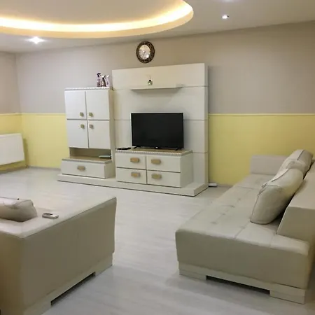 Διαμέρισμα Quiet, Spaces, Big, Cool For Rent